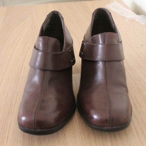 Clarks Dark Brown Block Heeled Loafers - Picture 1 of 5